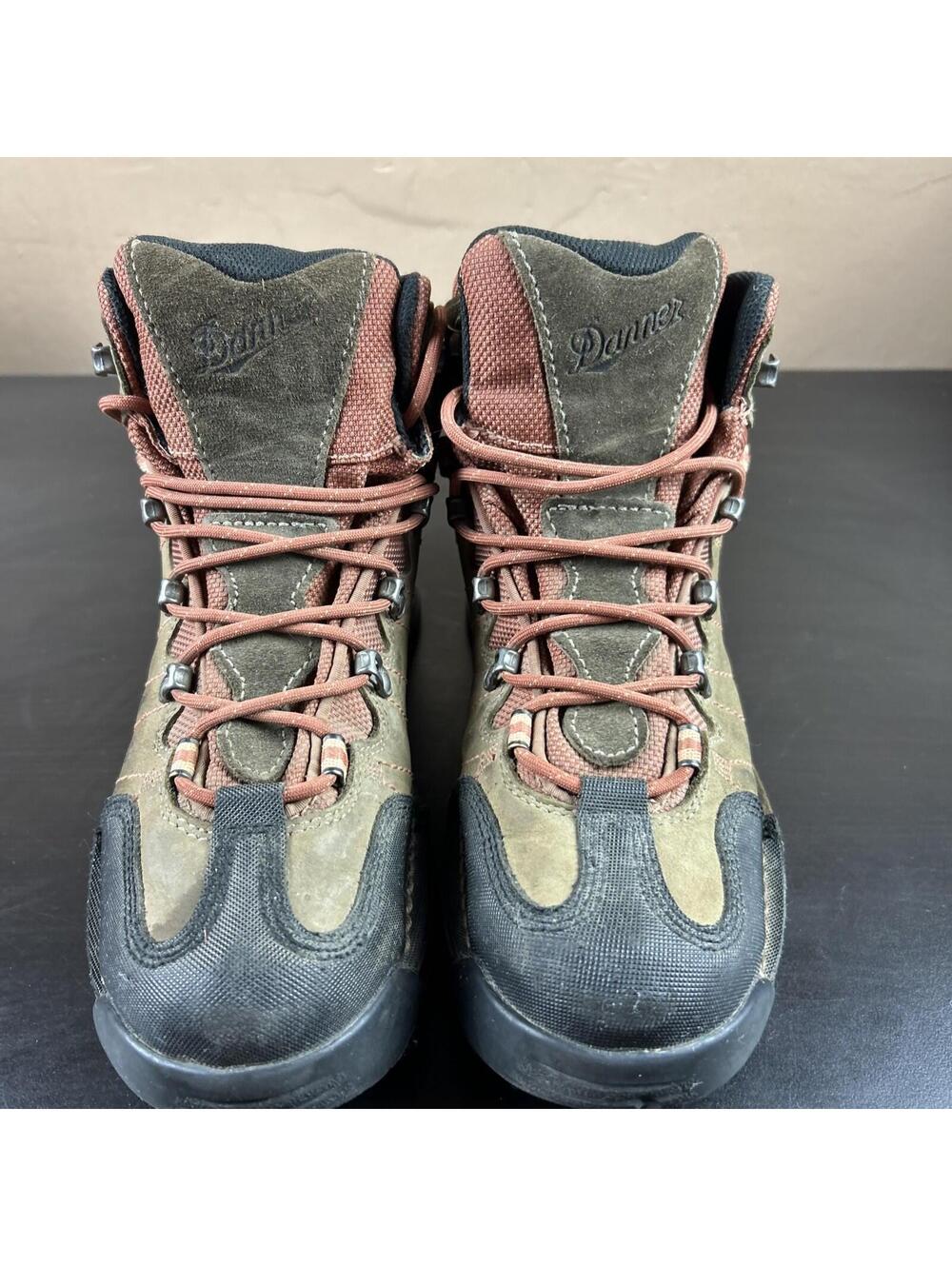 Danner Women’s Size 7 1/2 Hiking Boots. Mt. Defiance